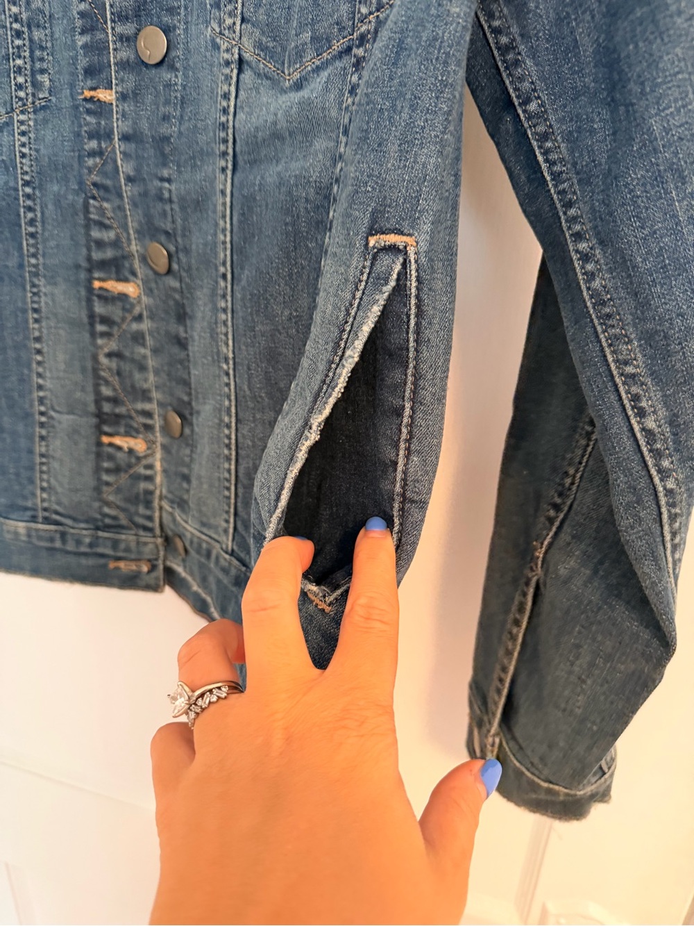 Joe’s Jeans Denim Jacket Medium Blue Stretch Jacket Raw Hem - Picture 6 of 7